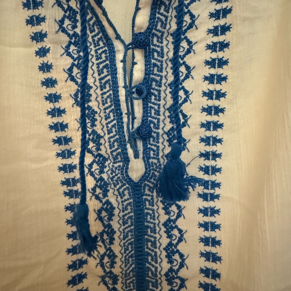Embroidered White and Blue gauze Sleeveless Top - Picture 3 of 5